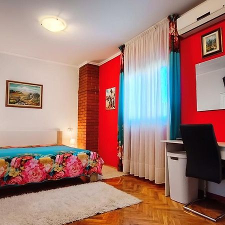 Apartman Ladybird พูลา ภายนอก รูปภาพ