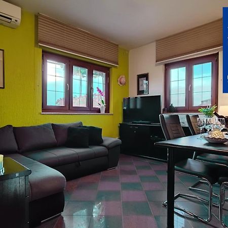 Apartman Ladybird พูลา ภายนอก รูปภาพ