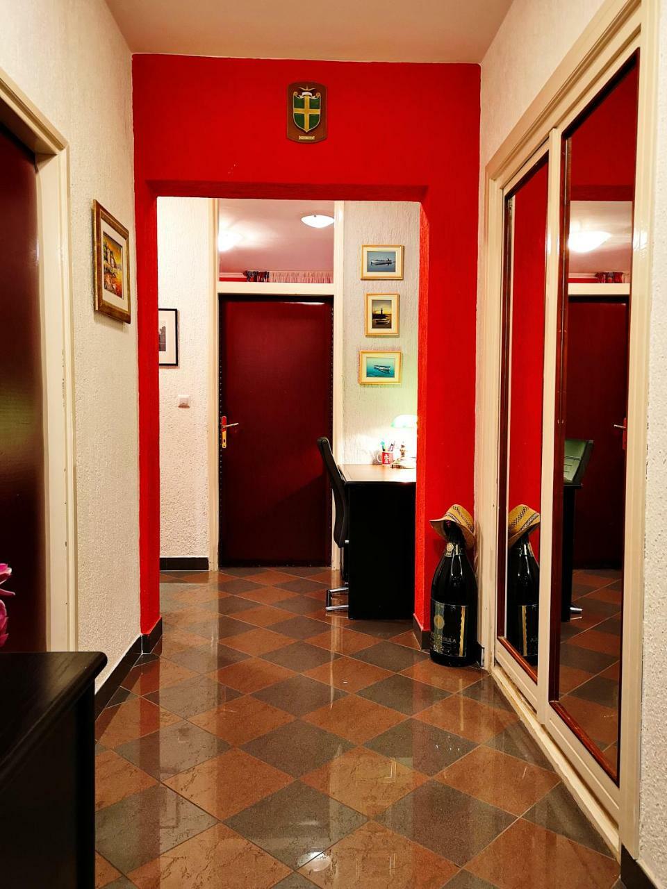 Apartman Ladybird พูลา ภายนอก รูปภาพ
